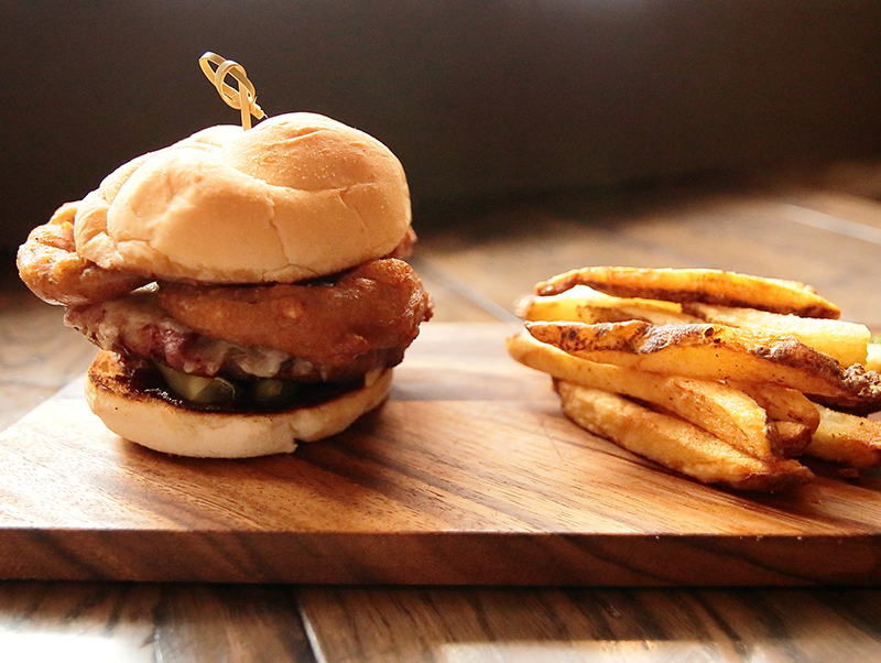 Promenade Burger © charcoal collaborative