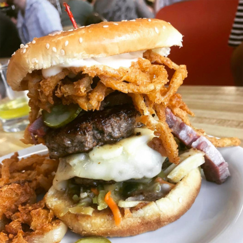Bernstein's Deli "Oy Vey... What a Burger!" / Photo Credit @bettylovesburgers